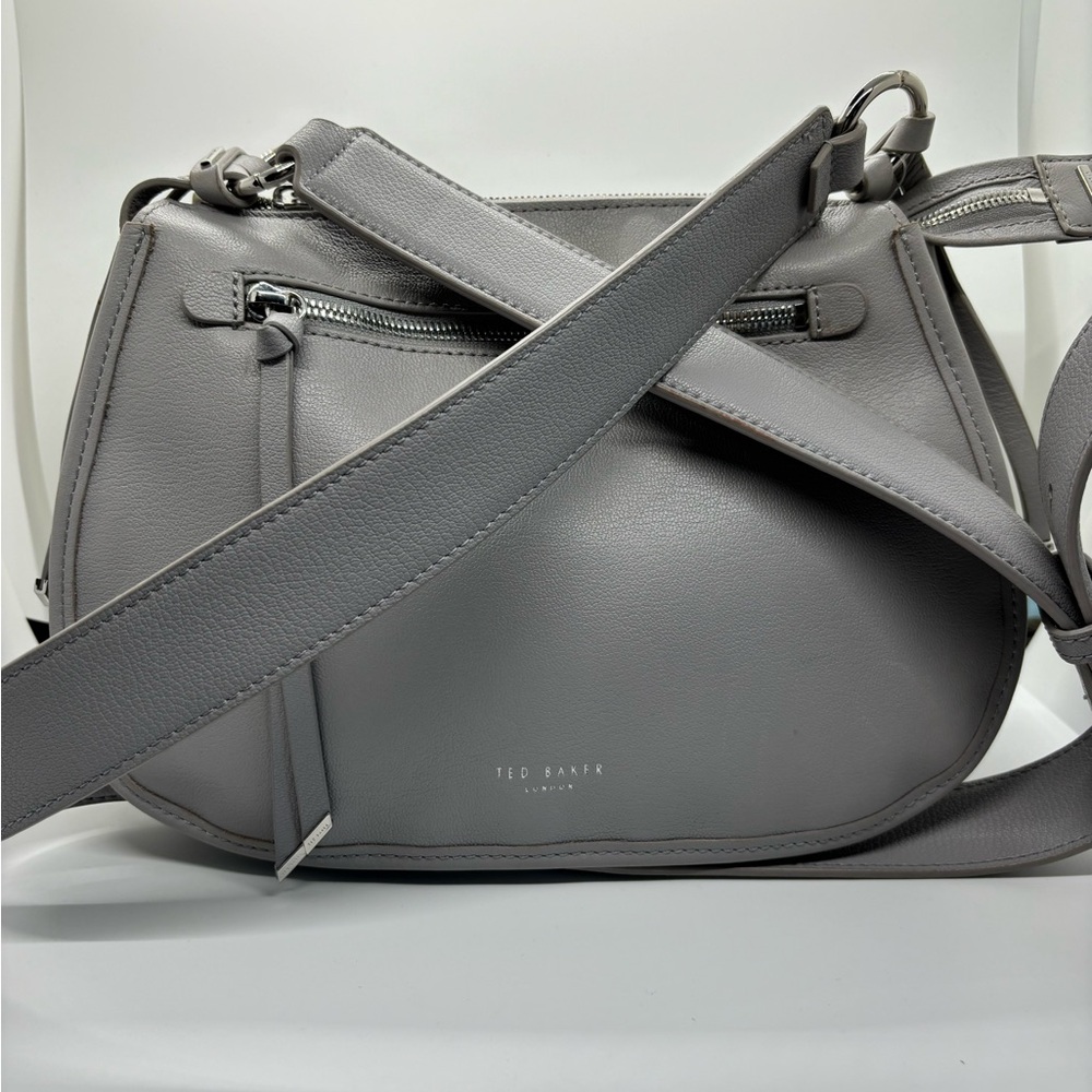 HEATHERR CURVED LEATHER CROSSBODY BAG❗️- SOLD TO WANDAHUGGINS66